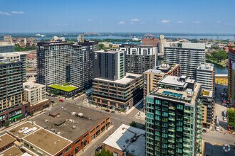 100 Rue Peel, Montréal, QC - AERIAL map view - Image1