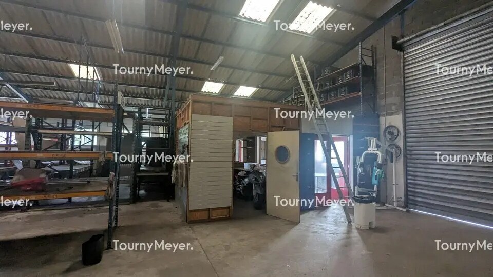 Light Industrial in Toulouse to rent - Interior Photo - Image 2 of 12