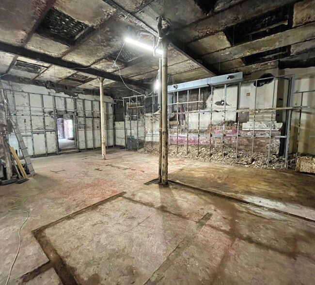 14 Hillfoot St, Glasgow to rent - Building Photo - Image 2 of 3