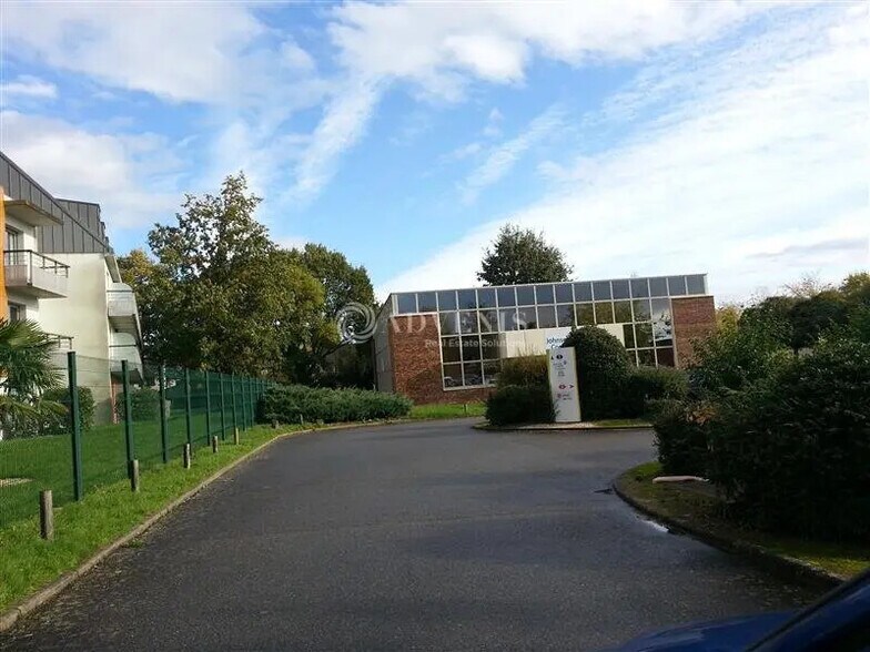 Office in Carquefou to rent - Building Photo - Image 2 of 2