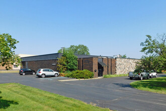 23430-23434 Industrial Park Ct, Farmington Hills, MI for rent Building Photo- Image 1 of 2