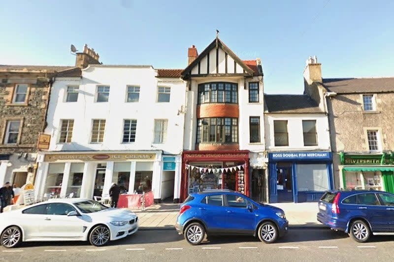 32-34 High St, Peebles for sale Primary Photo- Image 1 of 1