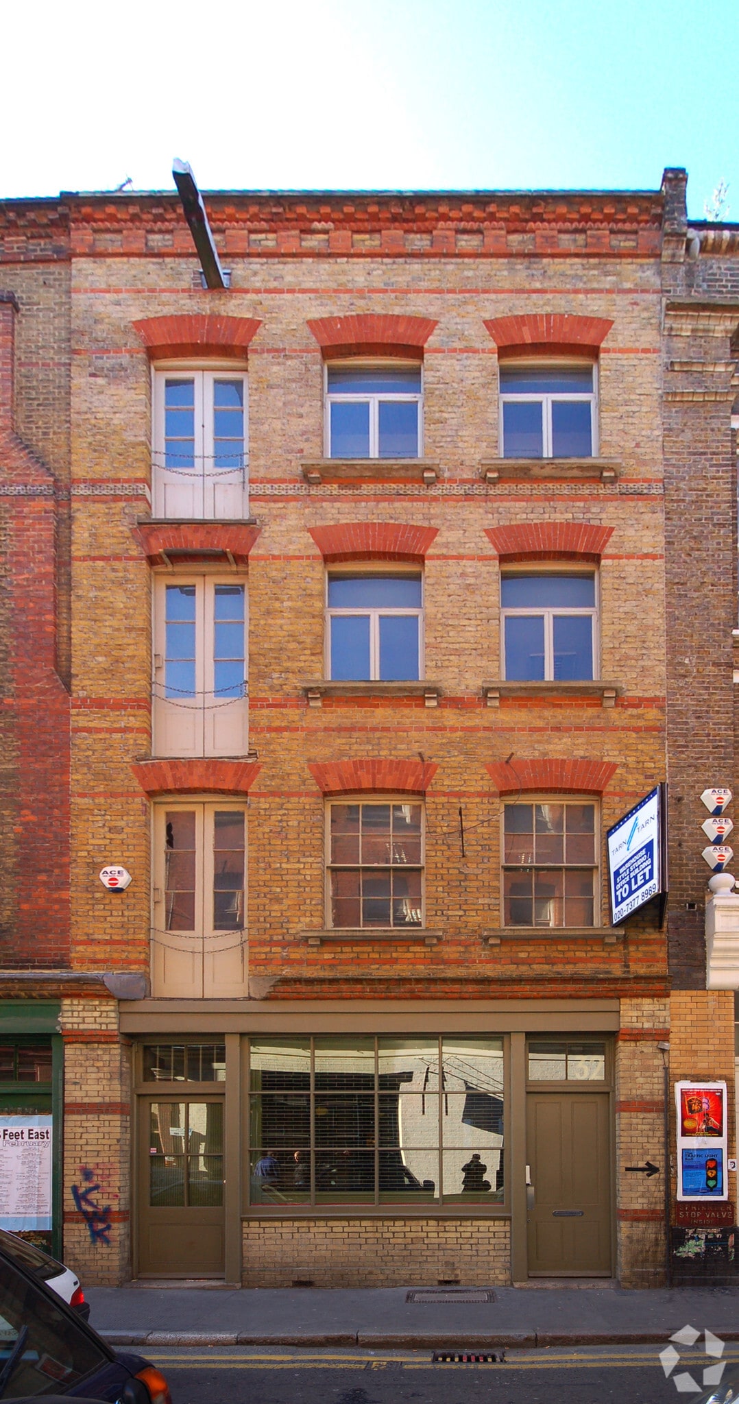 32 Charlotte Rd, London to rent Building Photo- Image 1 of 4