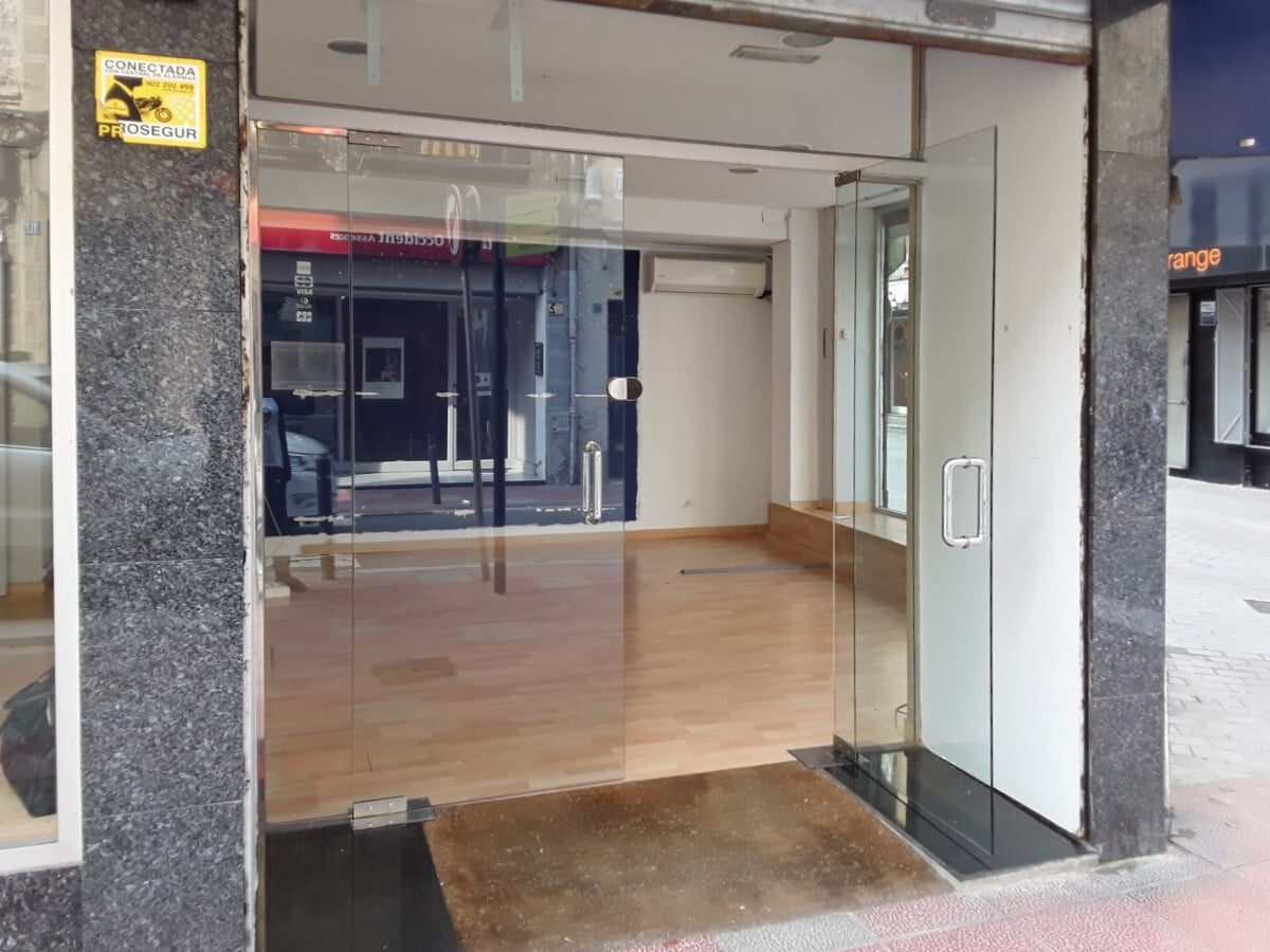 Retail in Sant Celoni, Barcelona to rent Interior Photo- Image 1 of 5