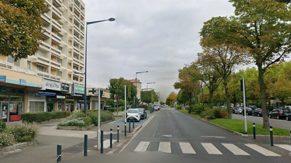 Retail in Maisons-Alfort to rent - Building Photo - Image 3 of 4