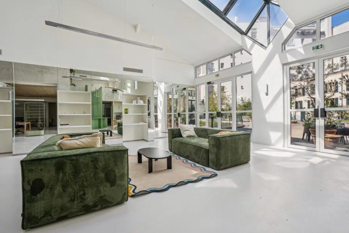 Office in Paris for sale Building Photo- Image 1 of 13