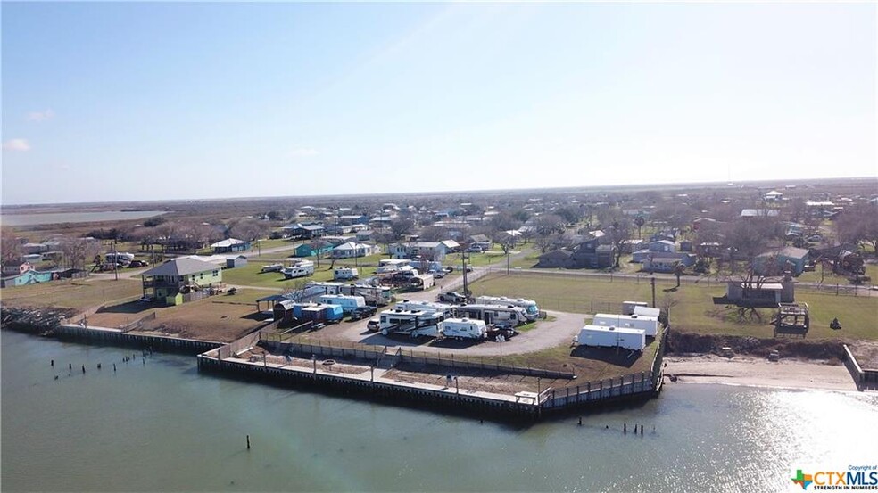 94 Bay Front Ln, Port Lavaca, TX for sale - Primary Photo - Image 1 of 1