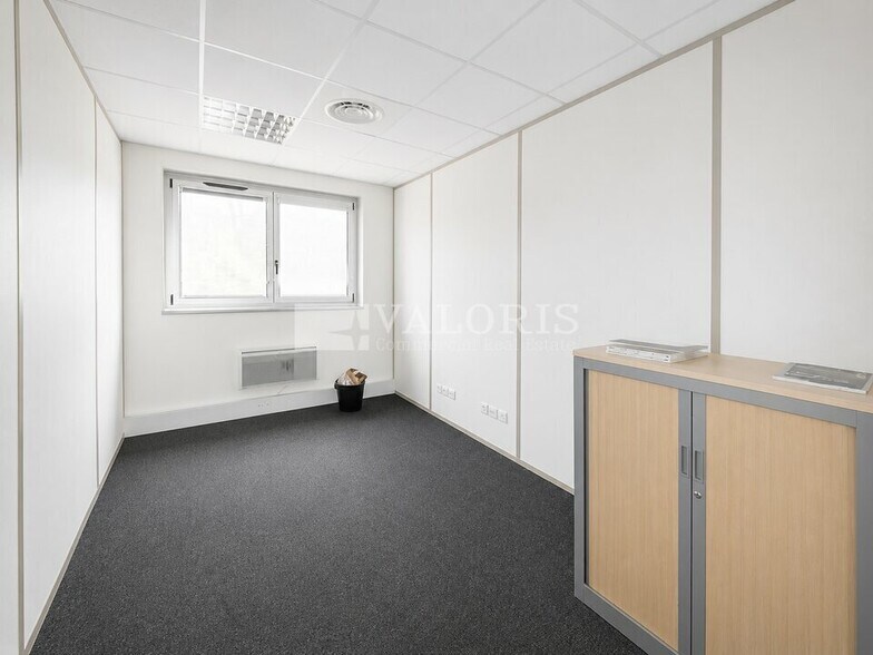 Rue De Saint Clair - Le Portant, Caluire-et-Cuire to rent - Interior Photo - Image 2 of 5