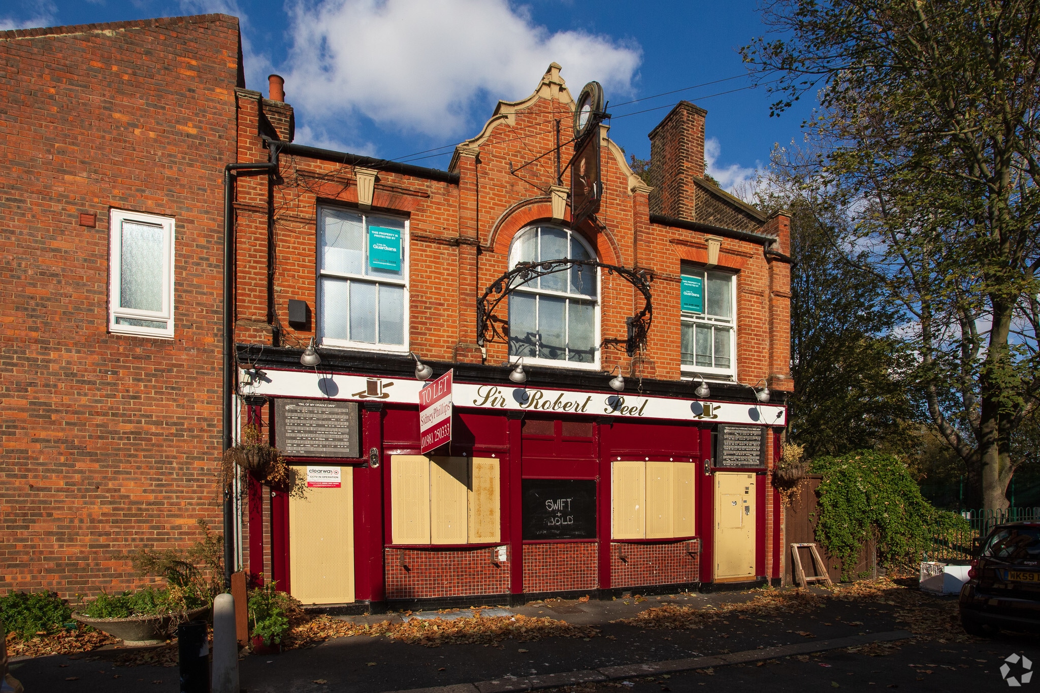 7 Langdale Clos, London for sale Primary Photo- Image 1 of 1
