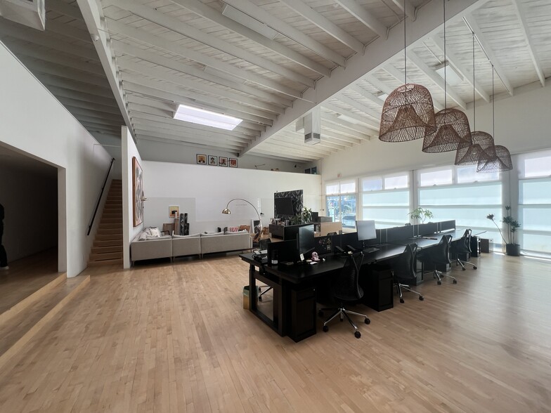 553-555 Rose Ave, Venice, CA for rent - Interior Photo - Image 3 of 14