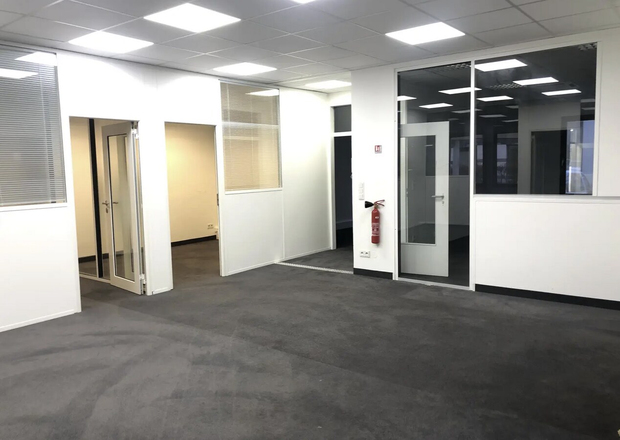 3 Place Du Village, Gennevilliers, HDS 92230 -  -  - Interior Photo - Image 1 of 1