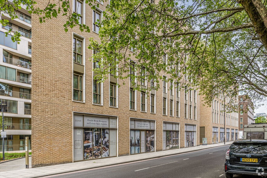 Royal Warwick Sq, London to rent - Building Photo - Image 2 of 2