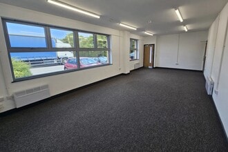 Gazelle Rd, Weston Super Mare to rent Interior Photo- Image 2 of 2