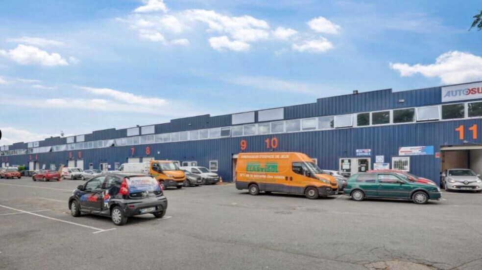 4 Route De Longjumeau, Chilly-Mazarin to rent - Building Photo - Image 3 of 4