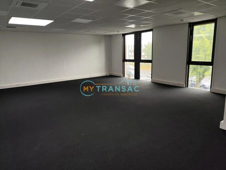 Light Industrial in Bonneuil-sur-Marne to rent - Interior Photo - Image 3 of 13