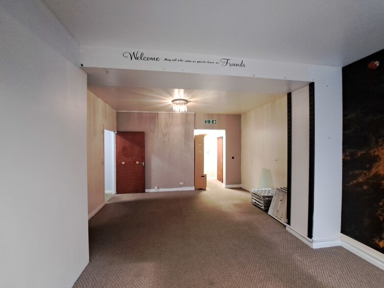 2-10 Hallcraig St, Airdrie to rent - Building Photo - Image 2 of 3