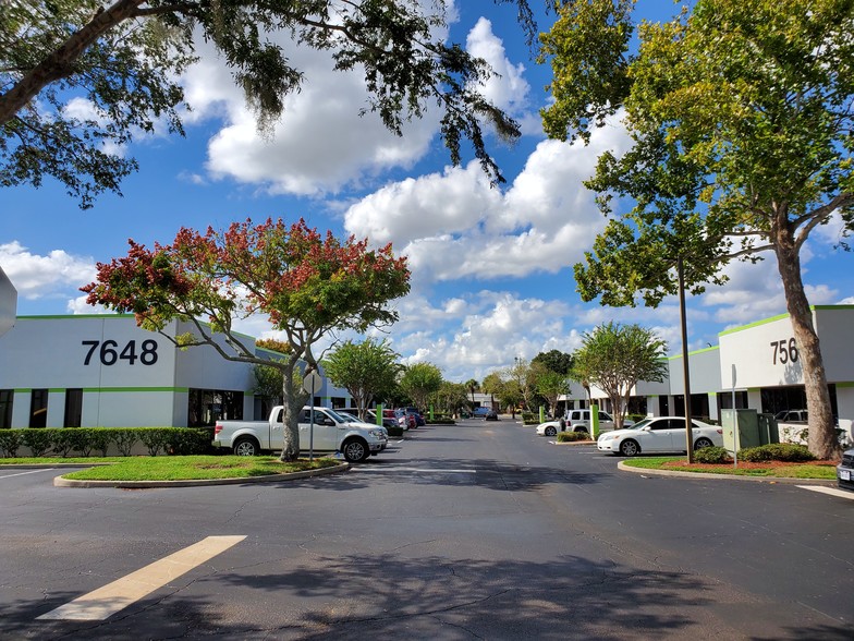 7648 Southland Blvd, Orlando, FL for rent - Primary Photo - Image 1 of 8