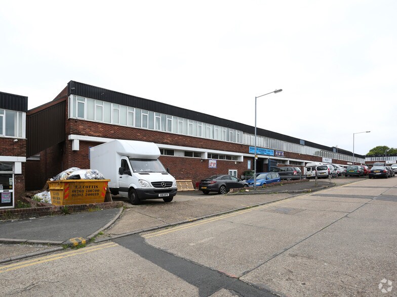 9-19 Totman Cres, Rayleigh for sale - Primary Photo - Image 1 of 1