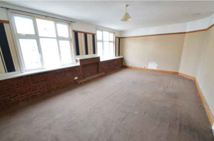 42 Boutport St, Barnstaple for sale - Interior Photo - Image 3 of 9