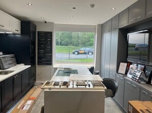 360 Park Rd, Bolton to rent Interior Photo- Image 1 of 1