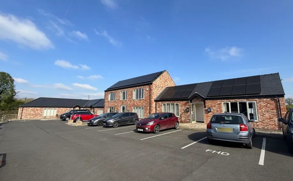 Grove Ln, Stonehouse to rent - Building Photo - Image 3 of 11