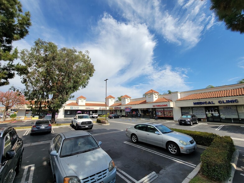 425 E Imperial Hwy, Los Angeles, CA for rent - Building Photo - Image 1 of 16