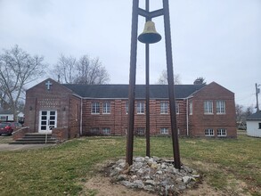 2331 Poplar St, Terre Haute, IN for rent Building Photo- Image 1 of 7