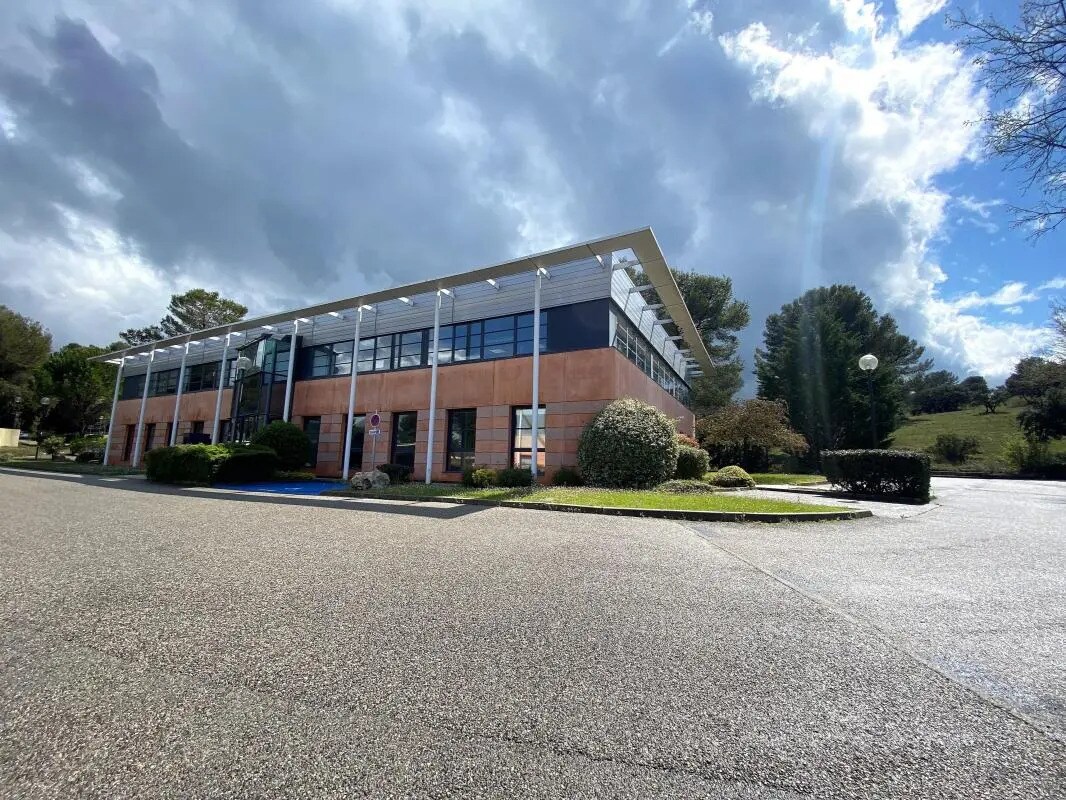 1330 Avenue Jean-René Guillibert Gautier De La Lauzière, Aix-en-Provence to rent Building Photo- Image 1 of 12