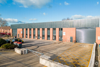 3-4 Fairfield Trade Park, Kingston Upon Thames for rent Building Photo- Image 2 of 9