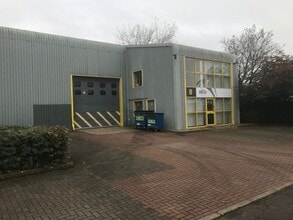 South Way, Andover to rent Building Photo- Image 2 of 2