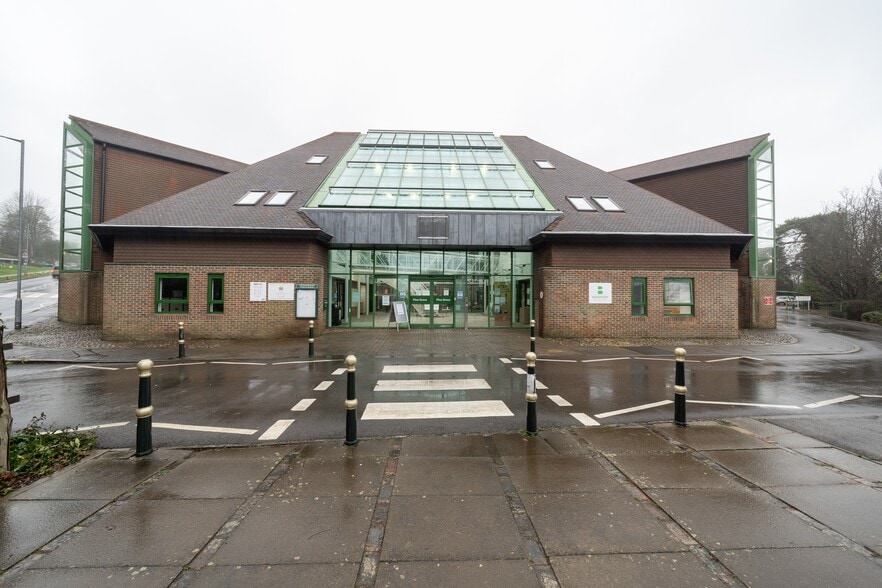 Pine Grv, Crowborough to rent - Building Photo - Image 1 of 1