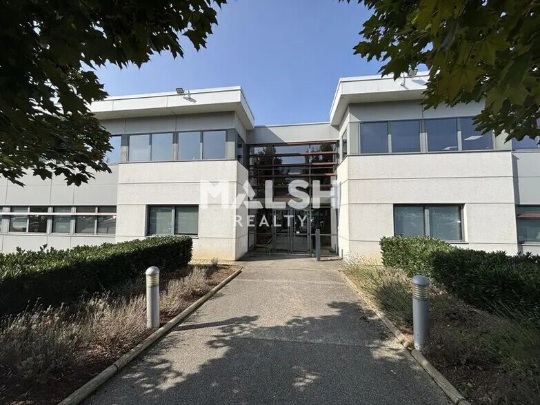 Office in Limonest for sale - Building Photo - Image 2 of 17