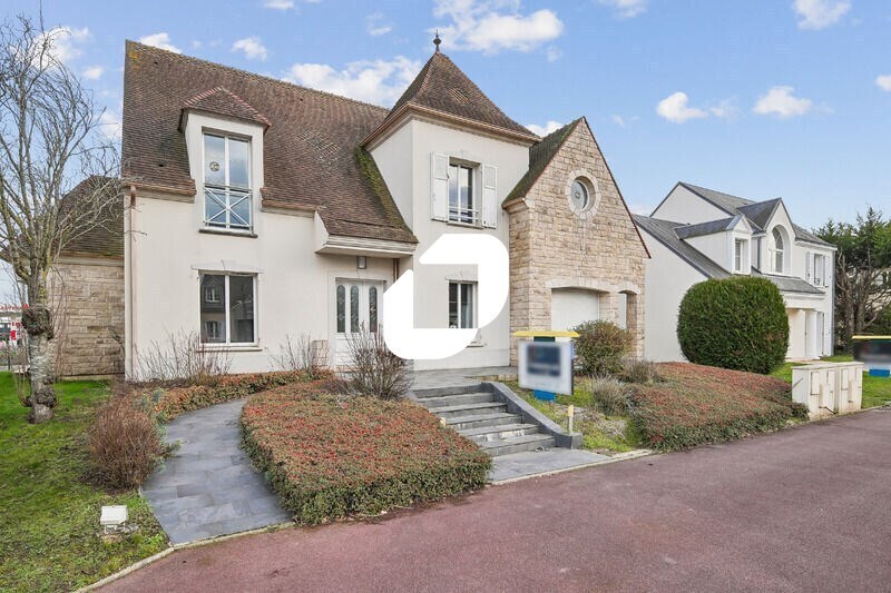 Office in La Ville-du-Bois for sale Building Photo- Image 1 of 15