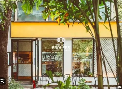 Location Commerce 140 m²