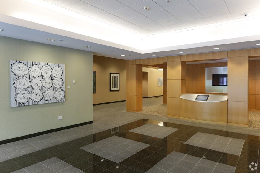 520 White Plains Rd, Tarrytown, NY for rent - Lobby - Image 3 of 5