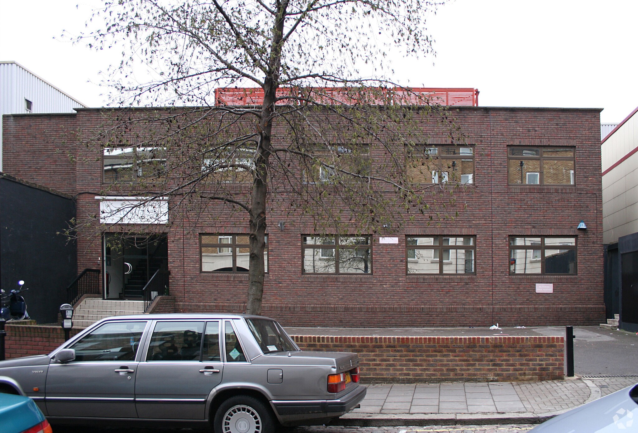 21-31 Woodfield Pl, London for sale Primary Photo- Image 1 of 1