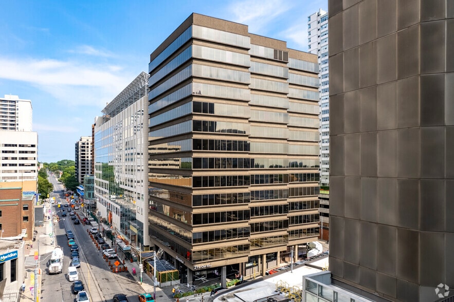 21 St Clair Ave E, Toronto, ON for sale - Primary Photo - Image 1 of 1