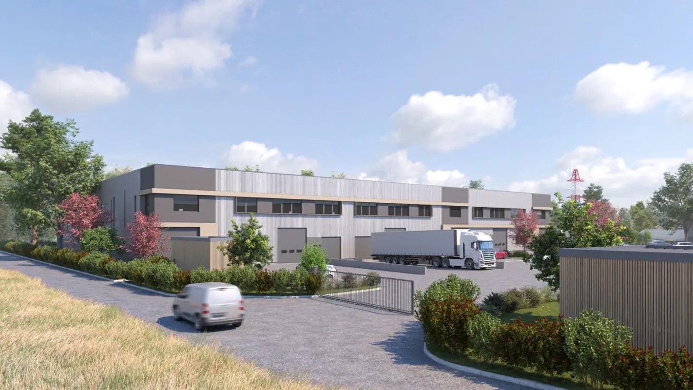 Light Industrial in Persan for sale Building Photo- Image 1 of 8