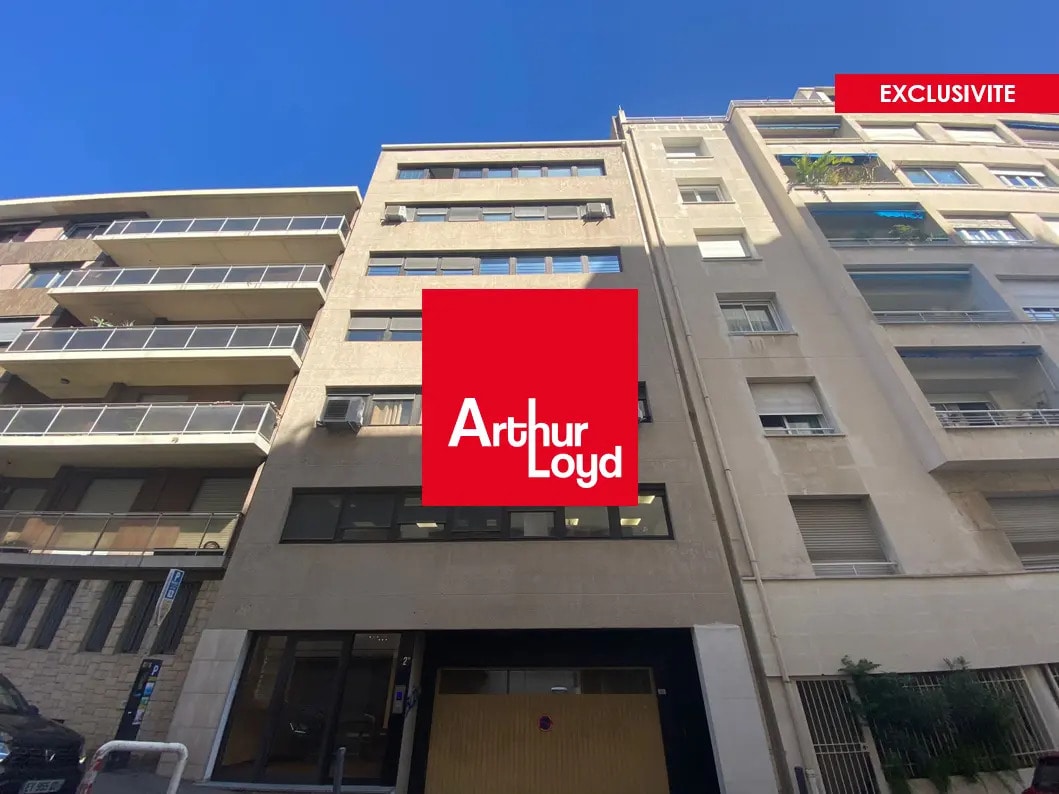 Office in Marseille to rent Building Photo- Image 1 of 9