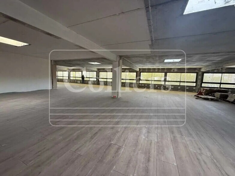 Office in Aubagne to rent - Interior Photo - Image 3 of 3