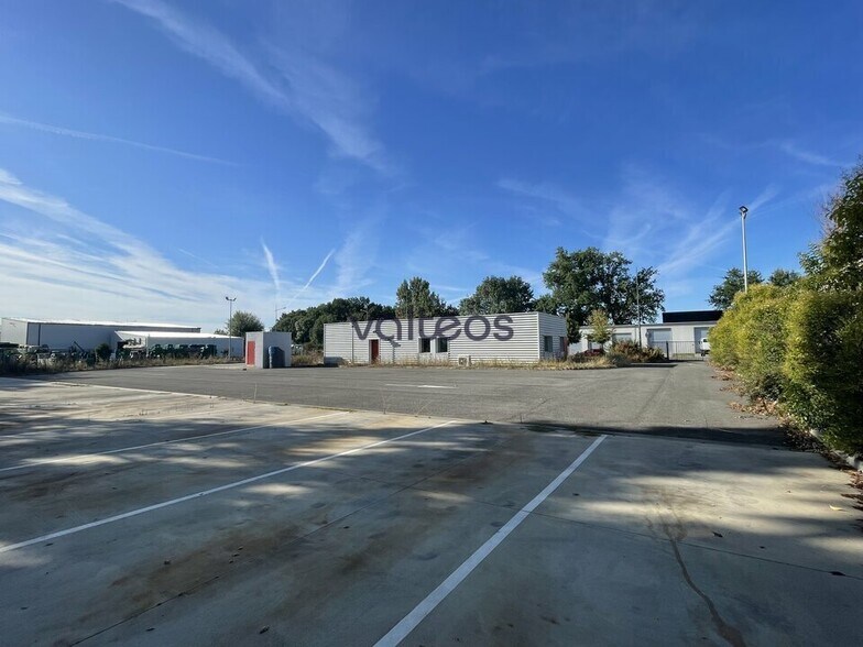Light Industrial in Villematier for sale - Building Photo - Image 1 of 10