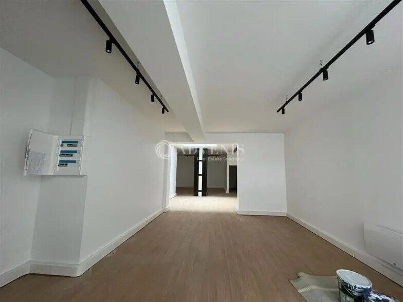 Office in Lille to rent - Interior Photo - Image 2 of 4
