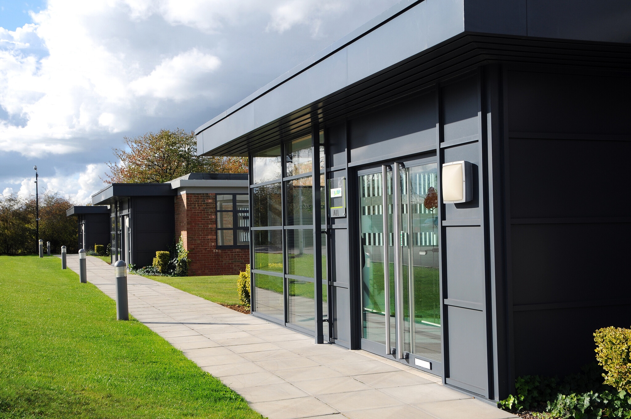 Cheltenham Rd, Gloucester to rent Building Photo- Image 1 of 5