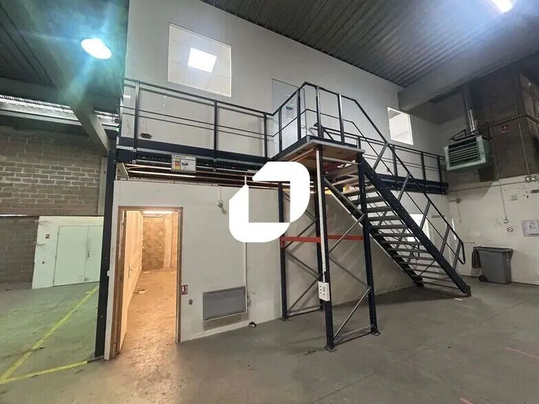 Light Industrial in Bezons to rent - Interior Photo - Image 3 of 13
