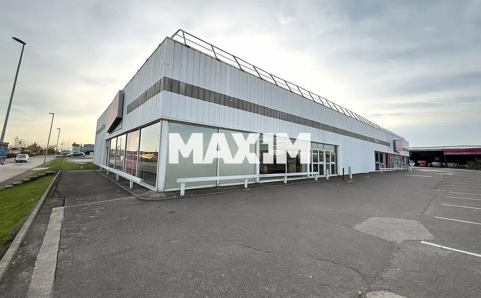 Location Commerce 1 161 m² - Photo 1