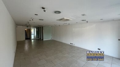 Burnett Rd, Sutton Coldfield to rent Interior Photo- Image 1 of 3