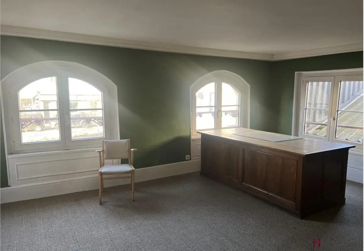 Office in Rouen to rent Interior Photo- Image 1 of 6