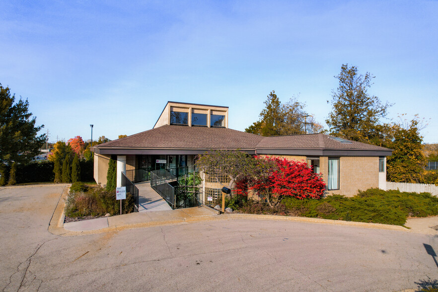 4084 Okemos Rd, Okemos, MI for rent - Building Photo - Image 1 of 6