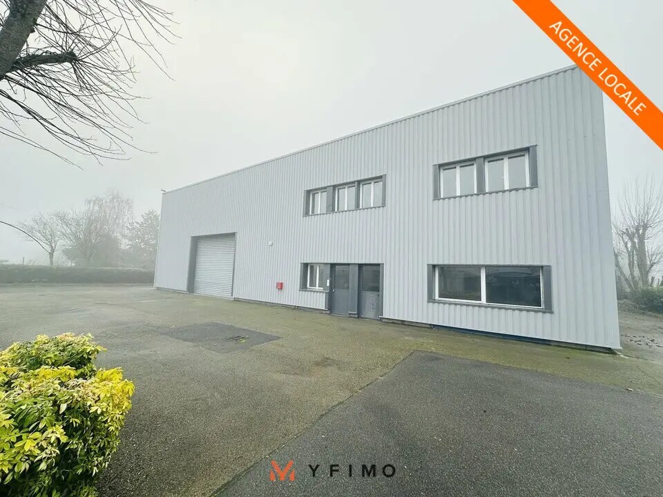 Light Industrial in Coignières to rent Building Photo- Image 1 of 7