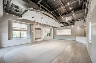 5750 Woodway Dr, Houston, TX for rent Interior Photo- Image 1 of 16